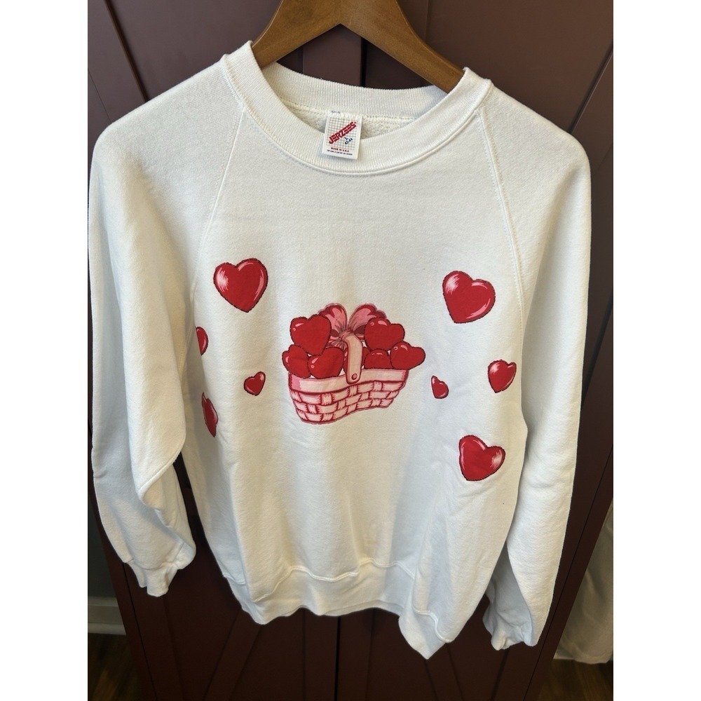 Vintage Jerzees USA Large Valentine Hearts Basket White Sweatshirt Raglan